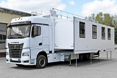 передвижной комплекс для организации места работы и быта гоночной команды