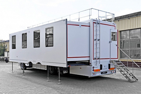 передвижной комплекс для организации места работы и быта гоночной команды
